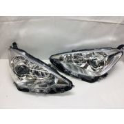 Фары передние Toyota Aqua P10 2011-2014